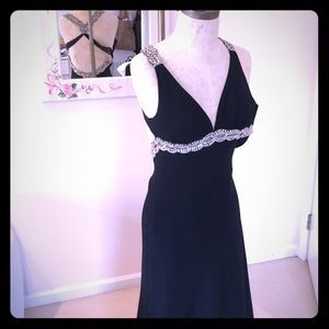 Faviana sz 2 long navy dress with silver beading